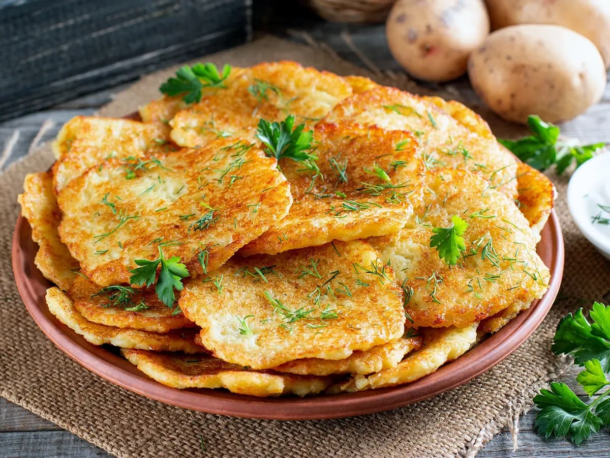 Potato Pancakes (Draniki) with dill, onion and potato — Belarus recipe